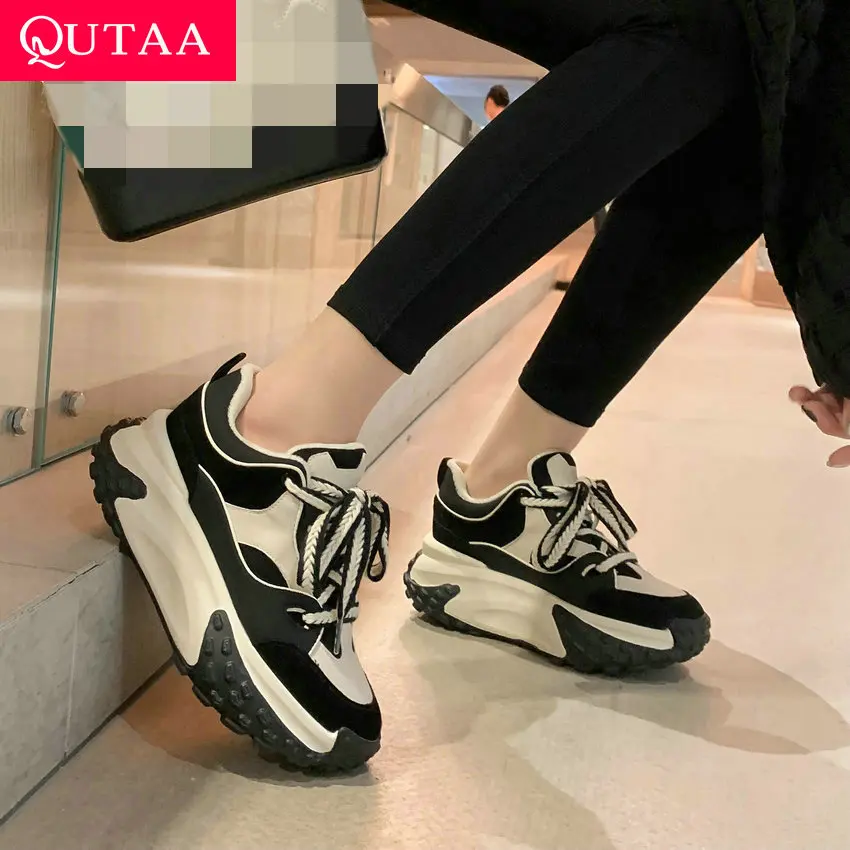 

QUTAA/2023 женские кроссовки на платформе; Повседневная спортивная обувь из натуральной кожи на среднем каблуке со шнуровкой; Женская обувь; Размеры 34-39