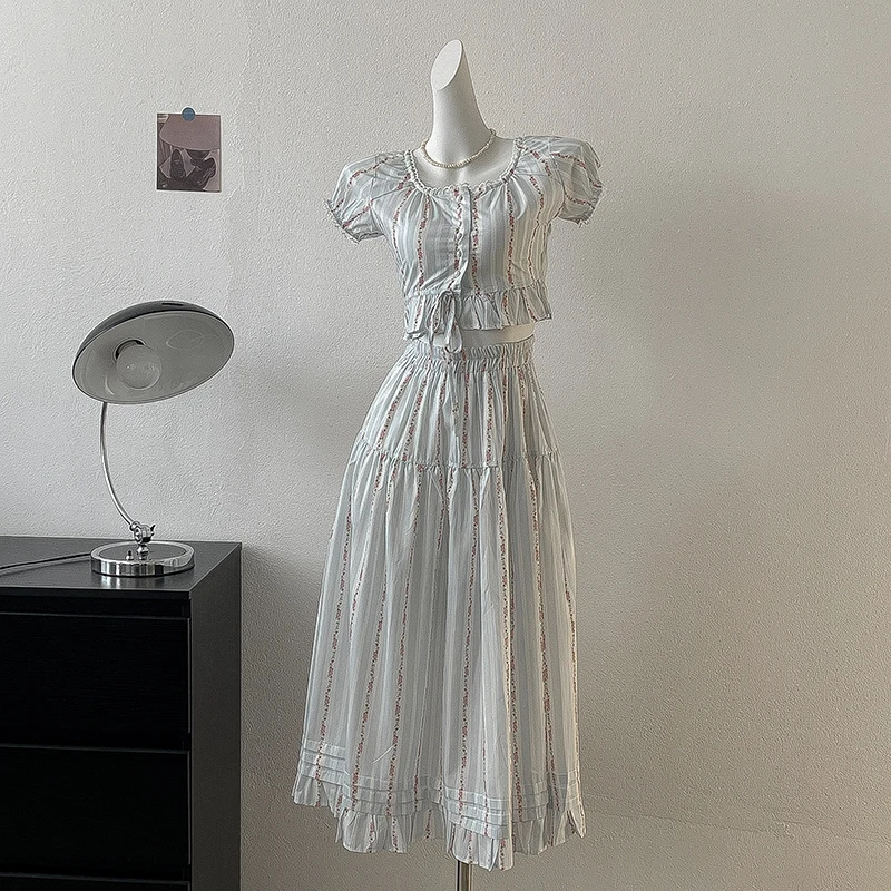 

Женский комплект из 2 предметов, элегантная кружевная однобортная короткая блузка с квадратным вырезом и юбка-трапеция с высокой талией и цветочным принтом, женская одежда