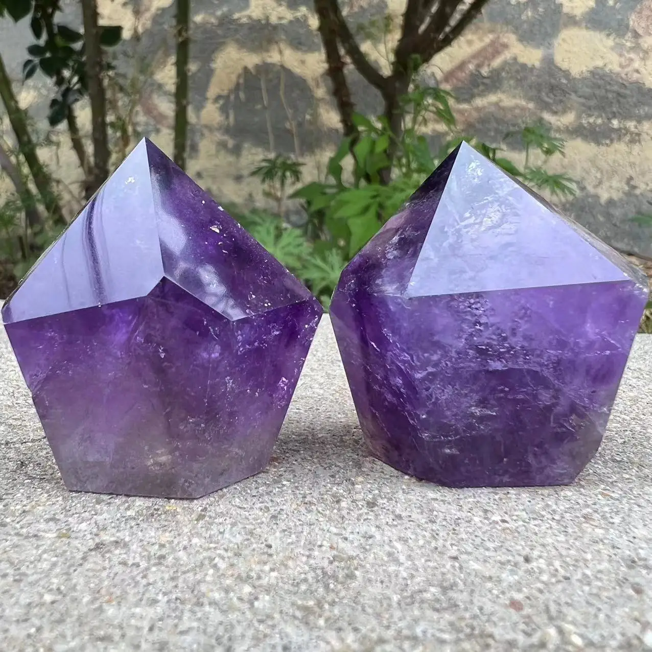 

Natural High-quality Uruguay Amethyst Bit Tower Energy Therapy Crystal Point Dark Purple Quartz Wand Decoration
