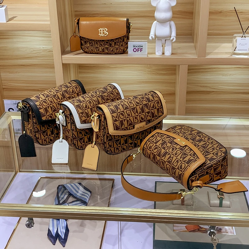 Модная универсальная сумка на одно плечо через плечо, новая нишевая дизайнерская женская сумка, Современная ретро сумка, маленькая квадратная сумка 
Модная универсальная сумка на одно плечо через плечо, новая нишевая дизайнерская женская сумка, Современная ретро сумка, маленькая квадратная сумка