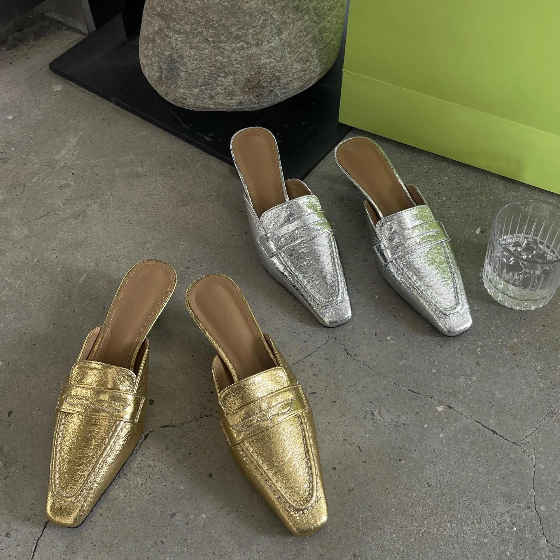 

Cover Toe Shoes Loafers Womens Slippers Outdoor Pantofle Med Slides Gold Sandals Female Mule Low 2024 Mules Square Retro Fabric