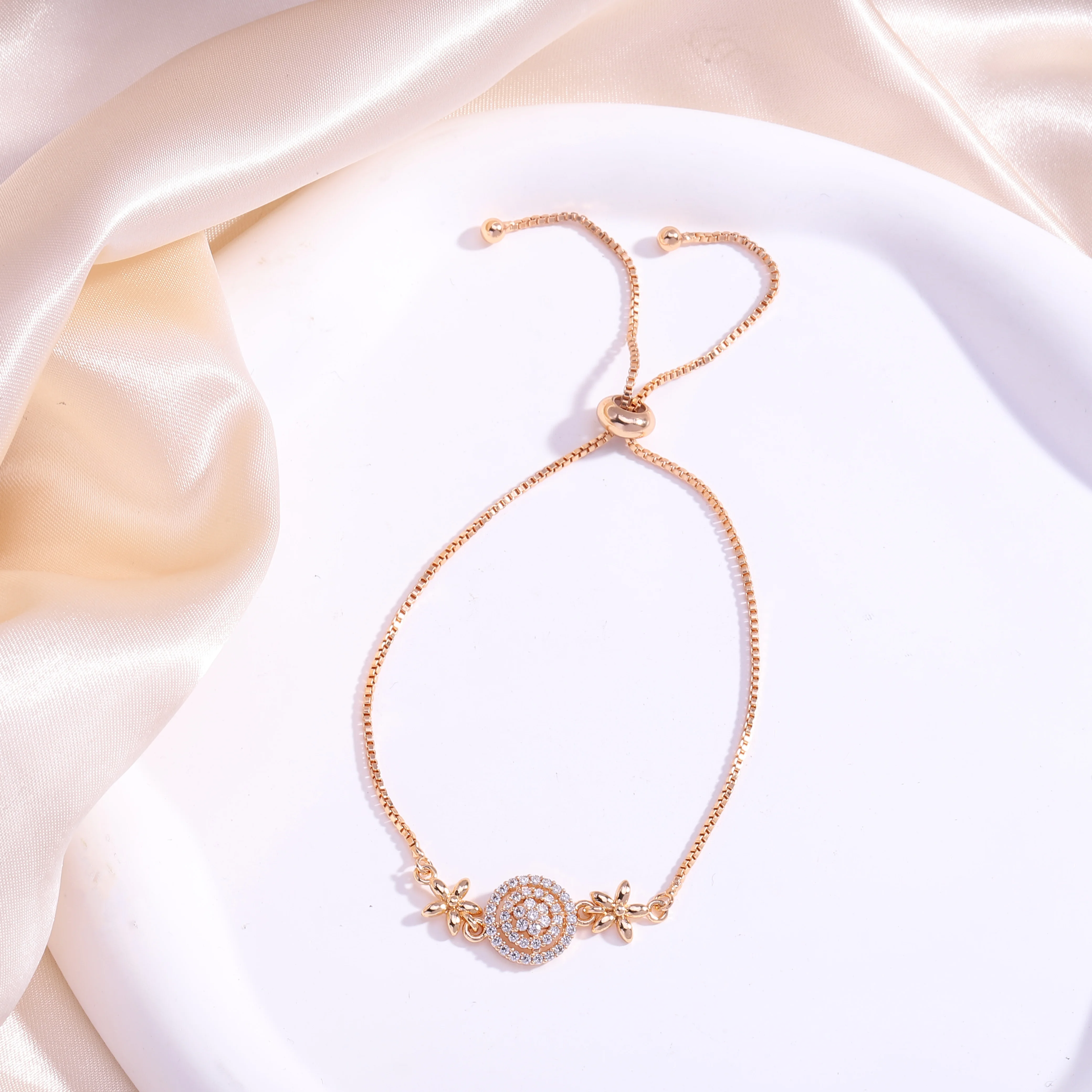 HOT Fashion Unique Round Zircon Stones Flower Golden Bracelet Women's Bracelet Women's Jewelry Gift 2023
HOT Fashion Unique Round Zircon Stones Flower Golden Bracelet Women's Bracelet Women's Jewelry Gift 2023