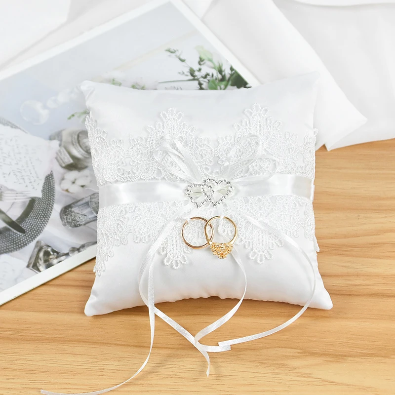 

Romantic Bow Ribbon Pearls White Ring Pillow Bridal Wedding Ceremony Pocket Ring Pillow Cushion Bearer with Ribbons Decoration