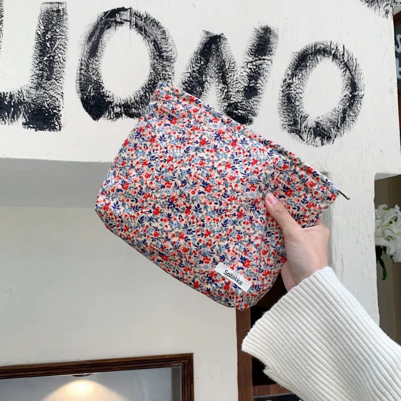 Fashion Vintage Fresh Storage Bag Daily Clutch Floral Cosmetic Bag Makeup Pouch Travel Skincare Toiletries Organizer Wash Bag
Fashion Vintage Fresh Storage Bag Daily Clutch Floral Cosmetic Bag Makeup Pouch Travel Skincare Toiletries Organizer Wash Bag