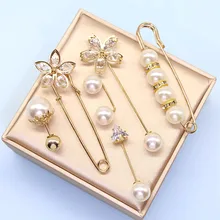 6Pieces set Fashion Pearl Brooch Cute Creative Fixed Clothes crystal Decorative Brooch for Women Anti-Exposure Neckline Buckle
6Pieces set Fashion Pearl Brooch Cute Creative Fixed Clothes crystal Decorative Brooch for Women Anti-Exposure Neckline Buckle