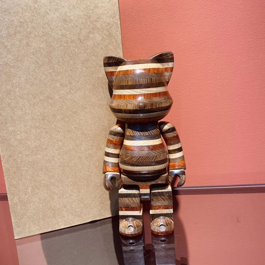 

NY@BRICK HORIZON 400% Cat Figurine - 28cm Wood Desktop Decoration with Unique Horizontal Stripes Perfect Collectible Gift Cat