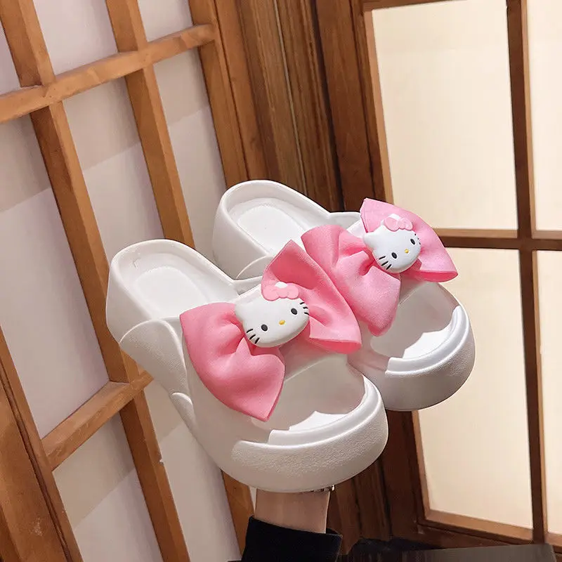 

2024 New Hello Kitty Kawaii Sanrio Summer Slippers Cute Cartoon Increase Height Anti-Slip Women's Sandals Outdoor Flip Flops