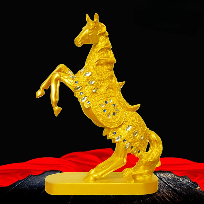 Европейские полимерные поделки, украшение для винного шкафа, домашние украшения фэн-шуй на удачу, украшение с золотой лошадью, художественное украшение для комнаты
Европейские полимерные поделки, украшение для винного шкафа, домашние украшения фэн-шуй на удачу, украшение с золотой лошадью, художественное украшение для комнаты