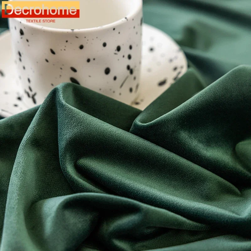 Французские Ретро королевские рождественские зеленые бархатные светонепроницаемые шторы американские однотонные домашние Виллы для спальни гостиной Готовые занавески
Французские Ретро королевские рождественские зеленые бархатные светонепроницаемые шторы американские однотонные домашние Виллы для спальни гостиной Готовые занавески