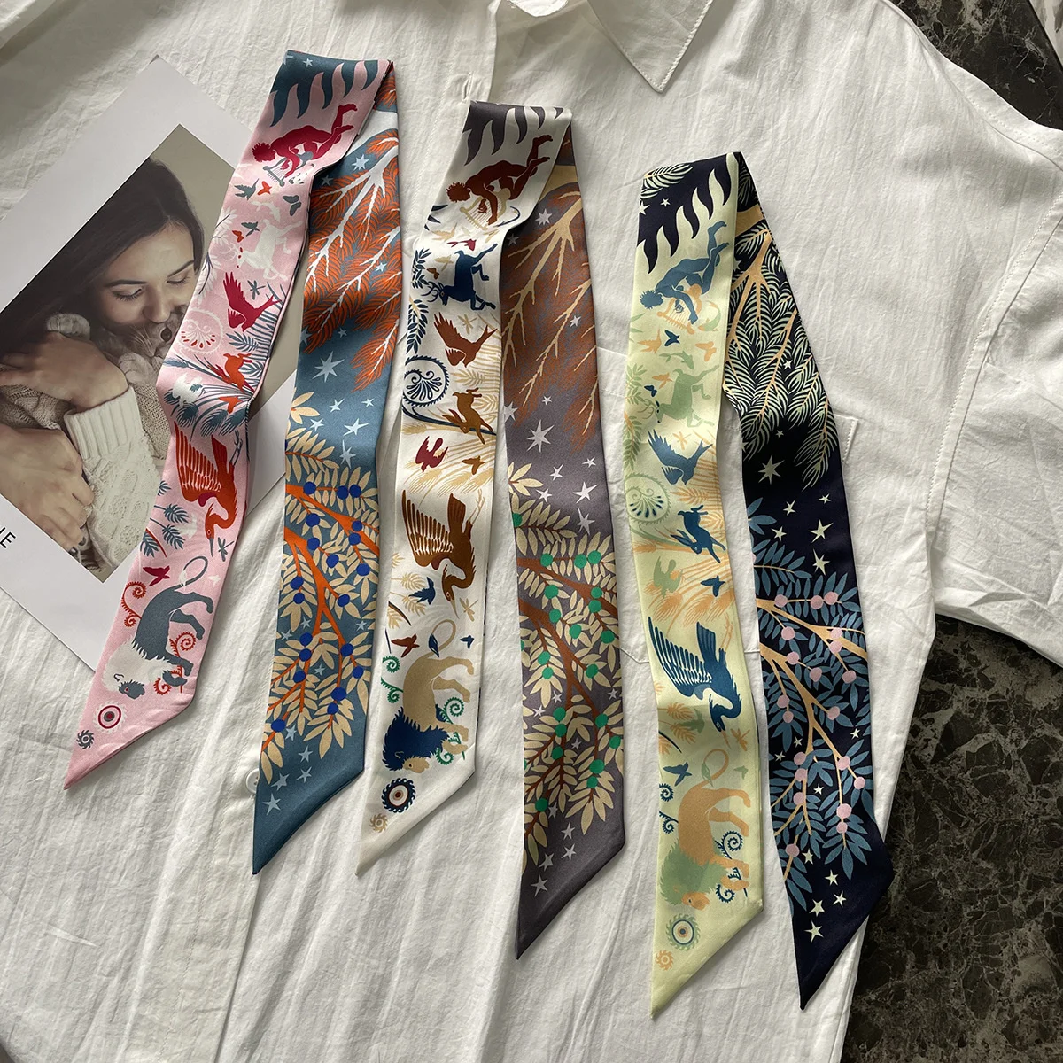 Mulberry Silk Scarf 5*86cm Scarf Female Multifunctional Headband Small Scarf Handbag Luxury Ribbon High-end Souvenir Hair Band
Mulberry Silk Scarf 5*86cm Scarf Female Multifunctional Headband Small Scarf Handbag Luxury Ribbon High-end Souvenir Hair Band