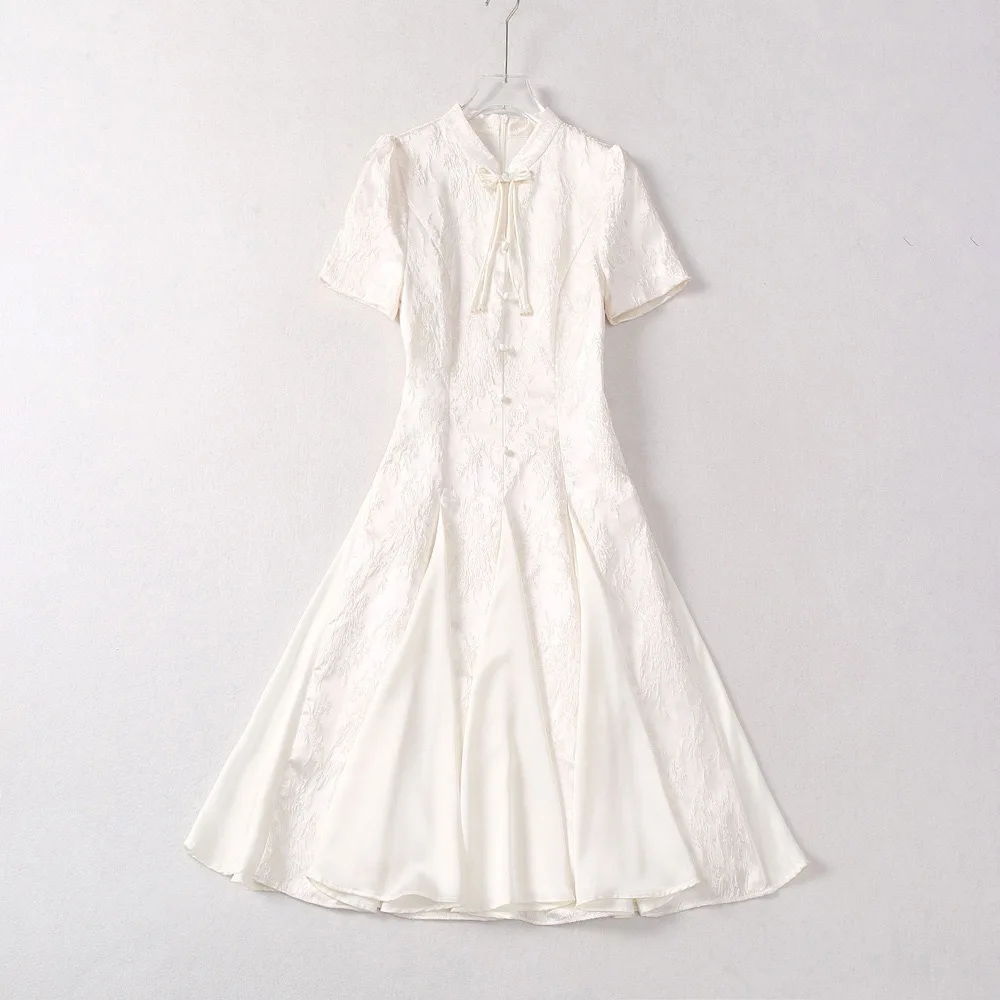 New Fashion Runway Designer Women's Stand Collar Bow Tied Pearl Chinese Style Embroidery Gingham Elegant Banquet Dress
New Fashion Runway Designer Women's Stand Collar Bow Tied Pearl Chinese Style Embroidery Gingham Elegant Banquet Dress