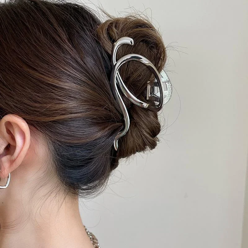 Version with Minimalist Design Metal Irregular Hair Clips Elegant High-end Women Elegant Headwear Retro Exquisite Girls Headwear
Version with Minimalist Design Metal Irregular Hair Clips Elegant High-end Women Elegant Headwear Retro Exquisite Girls Headwear