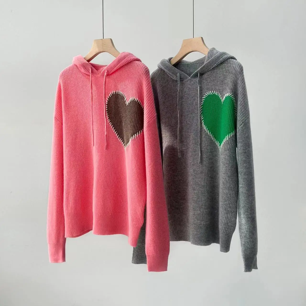 Fyion High Quality Runway Design Hoodies Sweater Women 2022 Summer Knitted Embroidery Femme Pullover Cashmere Sweater
Fyion High Quality Runway Design Hoodies Sweater Women 2022 Summer Knitted Embroidery Femme Pullover Cashmere Sweater