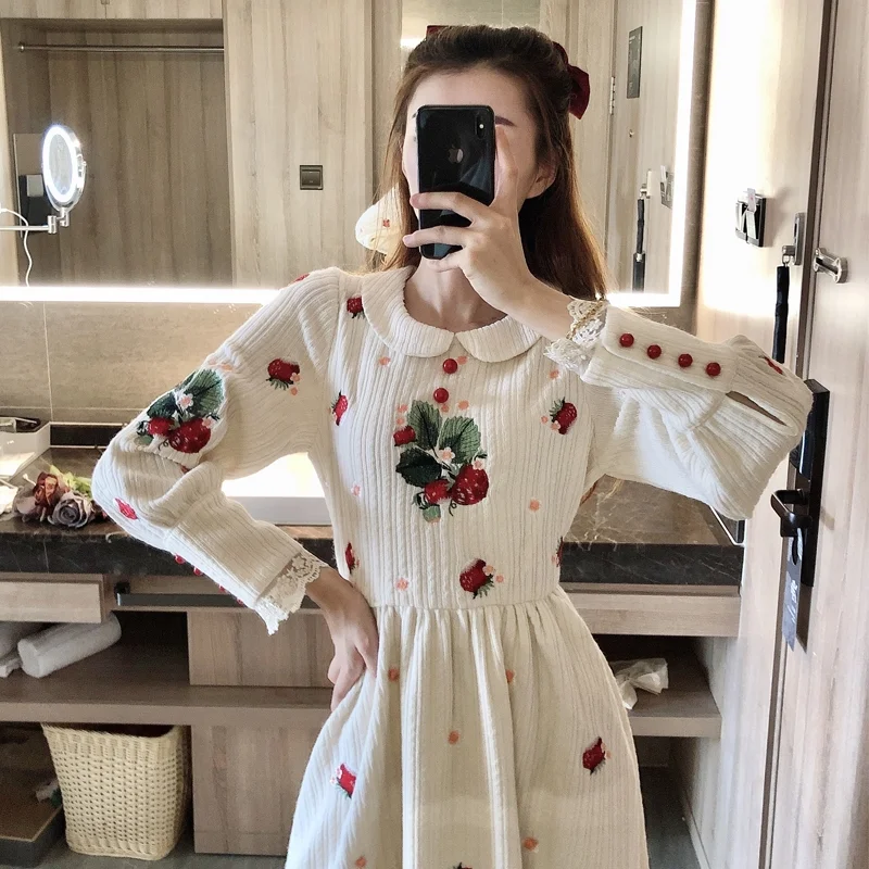 Autumn and Winter Sweet First Love Dress Embroidered Doll Collar Super Fairy Forest Princess Dress Bellflower French Long Skirt 
Autumn and Winter Sweet First Love Dress Embroidered Doll Collar Super Fairy Forest Princess Dress Bellflower French Long Skirt