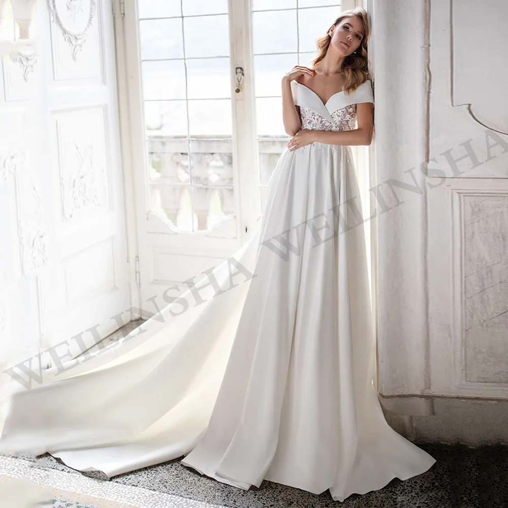 

Классическое атласное свадебное платье с открытыми плечами, V-образным вырезом, прозрачная аппликация с цветами, ТРАПЕЦИЕВИДНОЕ свадебное платье со шлейфом и карманами