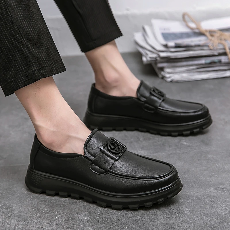 

Mens Flat Casual Shoes Slip-on Soft Light Leather Loafers Daily Office Shoes Driving Moccasin Shoes Party Shoes Black Peas Shoes