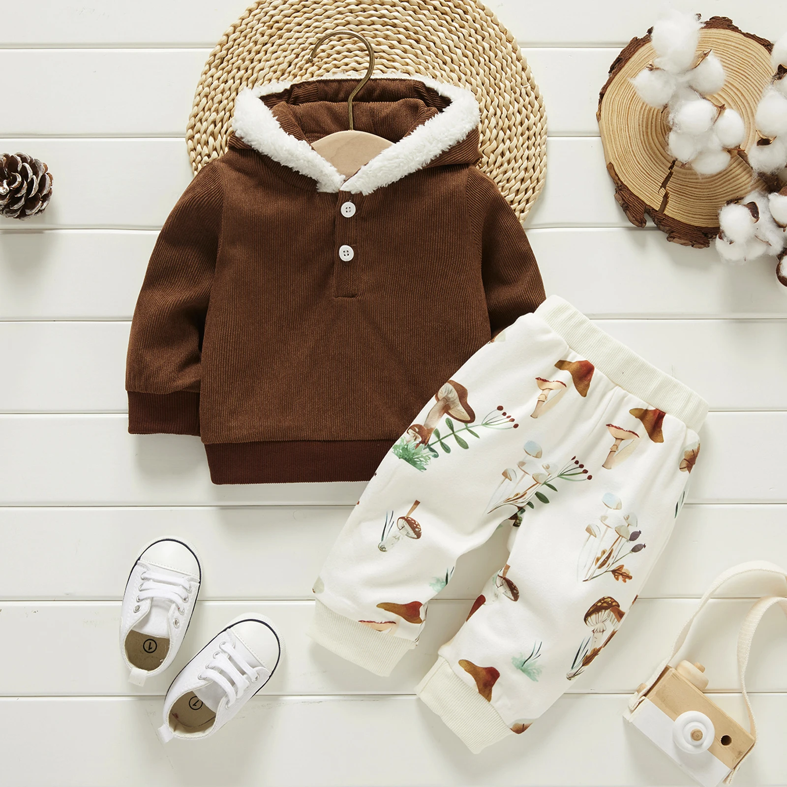 

PatPat 2pcs Baby Boy/Girl Brown Corduroy Fuzzy Trim Hoodie and Allover Print Pants Set