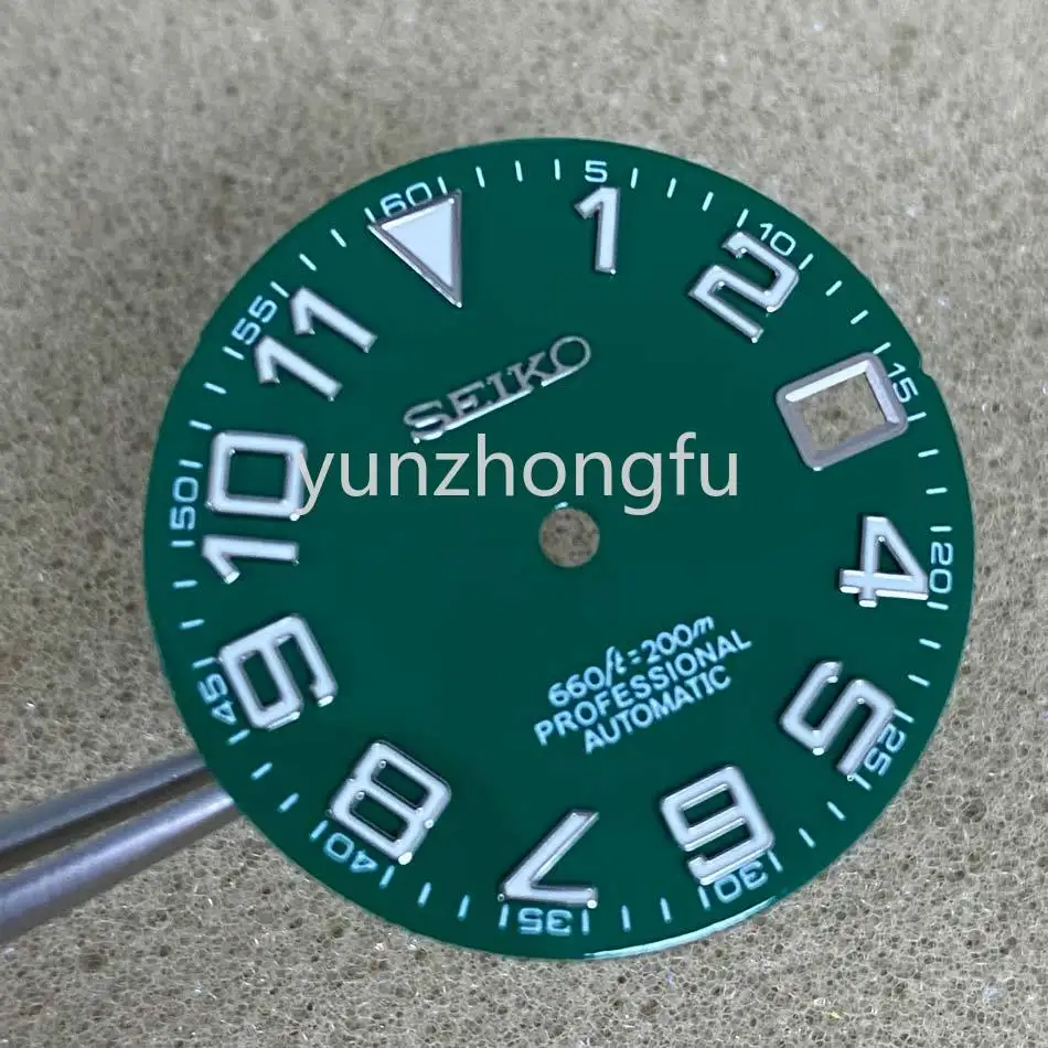 C3 green luminous 28.5mm modified dial is suitable for nh35/36 movement modified dial
C3 green luminous 28.5mm modified dial is suitable for nh35/36 movement modified dial