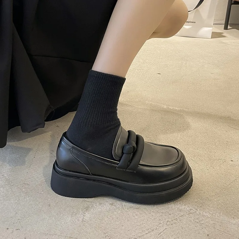 Женские лоферы на платформе, туфли на плоской подошве с круглым носком, в британском стиле, 2023
Женские лоферы на платформе, туфли на плоской подошве с круглым носком, в британском стиле, 2023