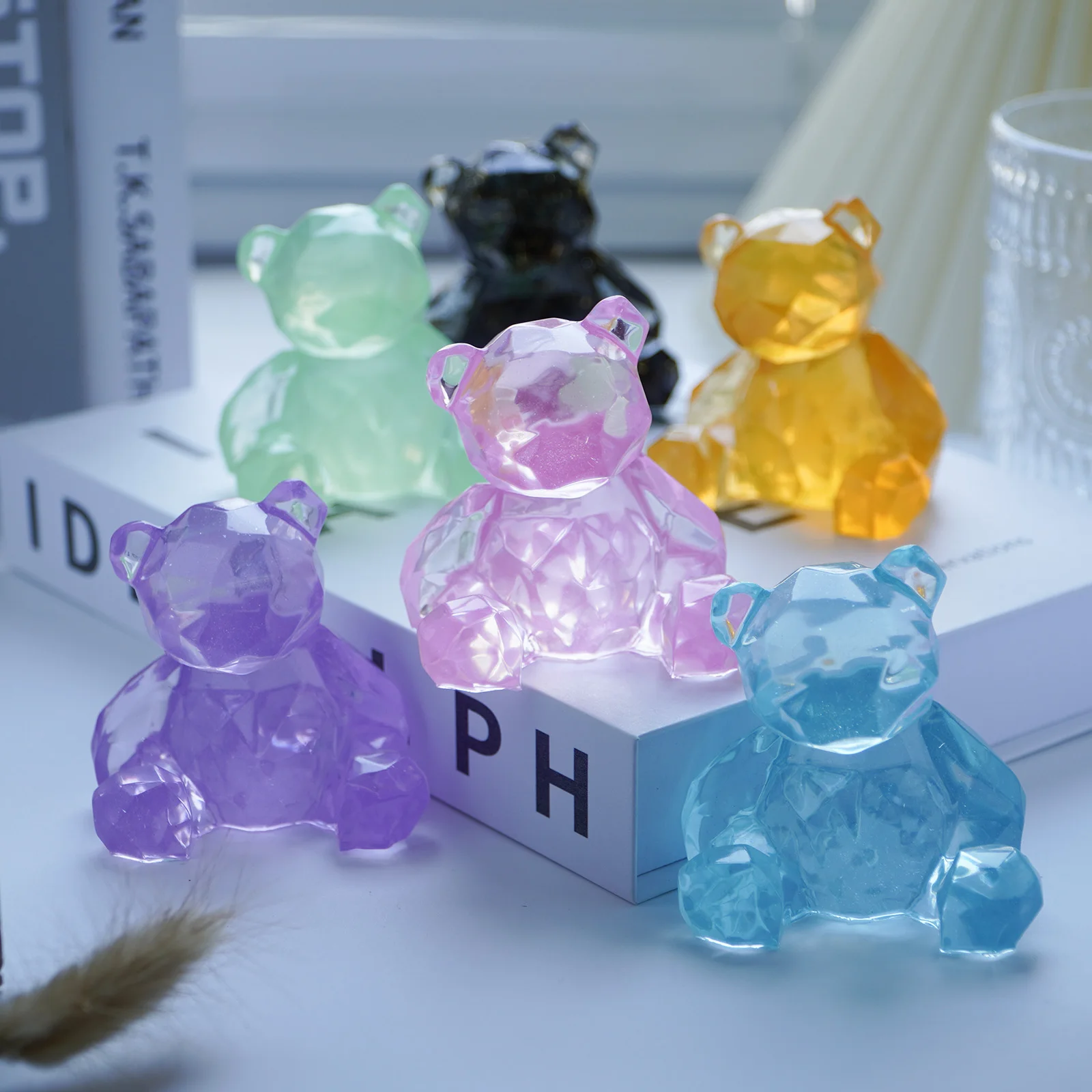 Handmade Animal Geometric Violent Bear Figurine Statue Perfect for Home Decor DIY Gifting
Handmade Animal Geometric Violent Bear Figurine Statue Perfect for Home Decor DIY Gifting