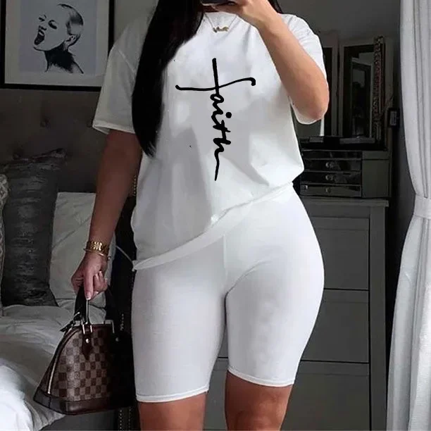 Plus Size Summer Outfits Women's Positioning Printing Suit Casual Two-piece Short-sleeved O-Neck Top Shorts Two-piece Suit
Plus Size Summer Outfits Women's Positioning Printing Suit Casual Two-piece Short-sleeved O-Neck Top Shorts Two-piece Suit