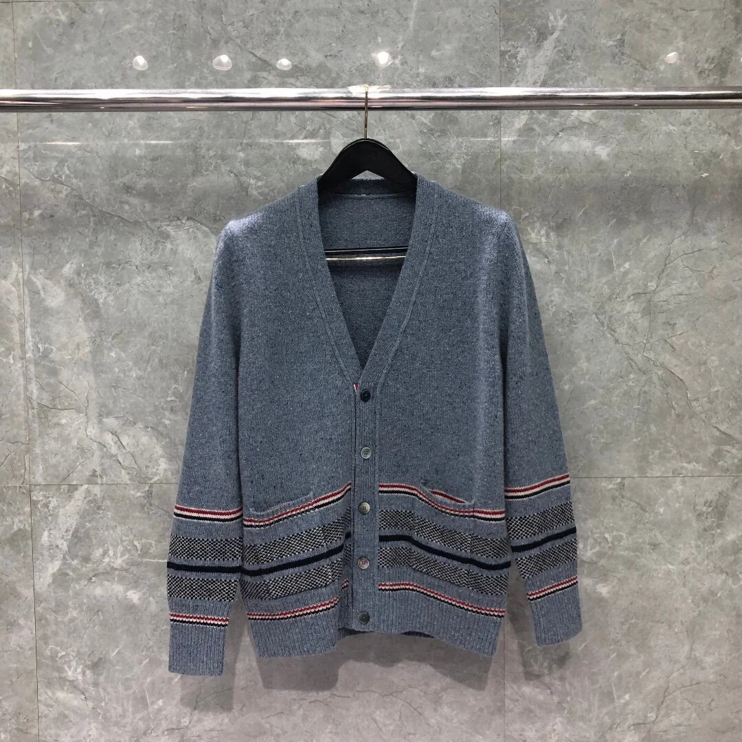 Men's Sweaters High Quality Knitwear Hem Stripes Design Sweaters for Men and Women Casual Loose Single-breasted Cardigan 
Men's Sweaters High Quality Knitwear Hem Stripes Design Sweaters for Men and Women Casual Loose Single-breasted Cardigan
