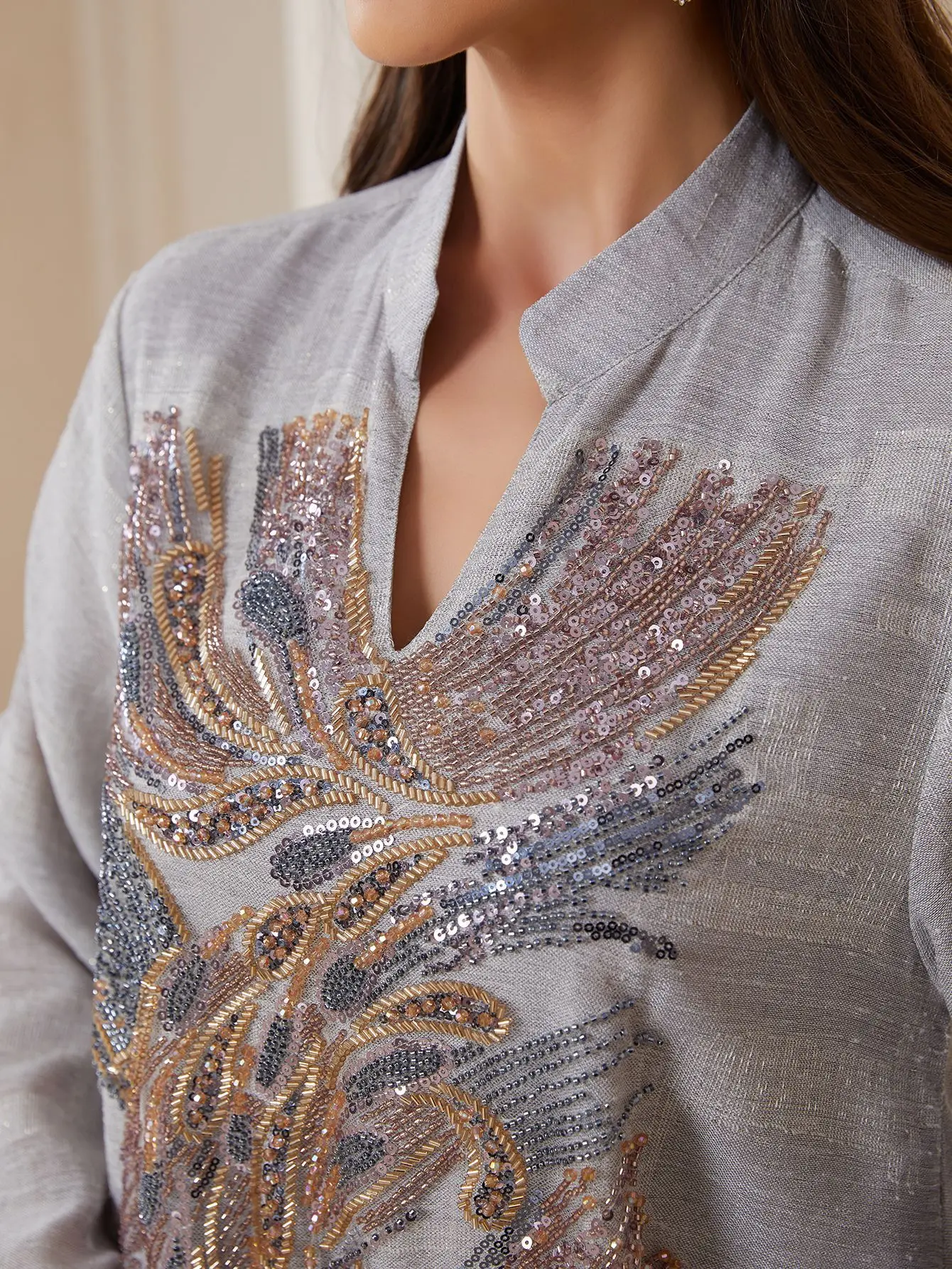 فستان سهرة فاخر للنساء من يوني دبي مطرز بالترتر مع أكمام شبكية وياقة على شكل V مزين بالخرز قفطان مغربي للسيدات 2025 فستان سهرة فاخر للنساء من يوني دبي مطرز بالترتر مع أكمام شبكية وياقة على شكل V مزين بالخرز قفطان مغربي للسيدات 2025