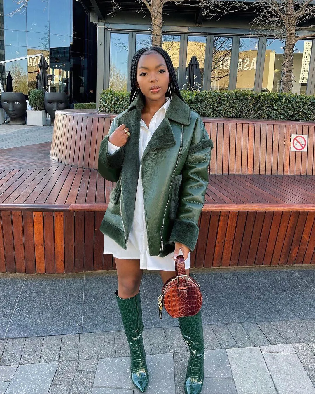 Leather Jackets Women's Autumn And Winter Lapel Casual Fur One-piece Coat Solid Color Wool Collar Outerwear Women Clothing
Leather Jackets Women's Autumn And Winter Lapel Casual Fur One-piece Coat Solid Color Wool Collar Outerwear Women Clothing