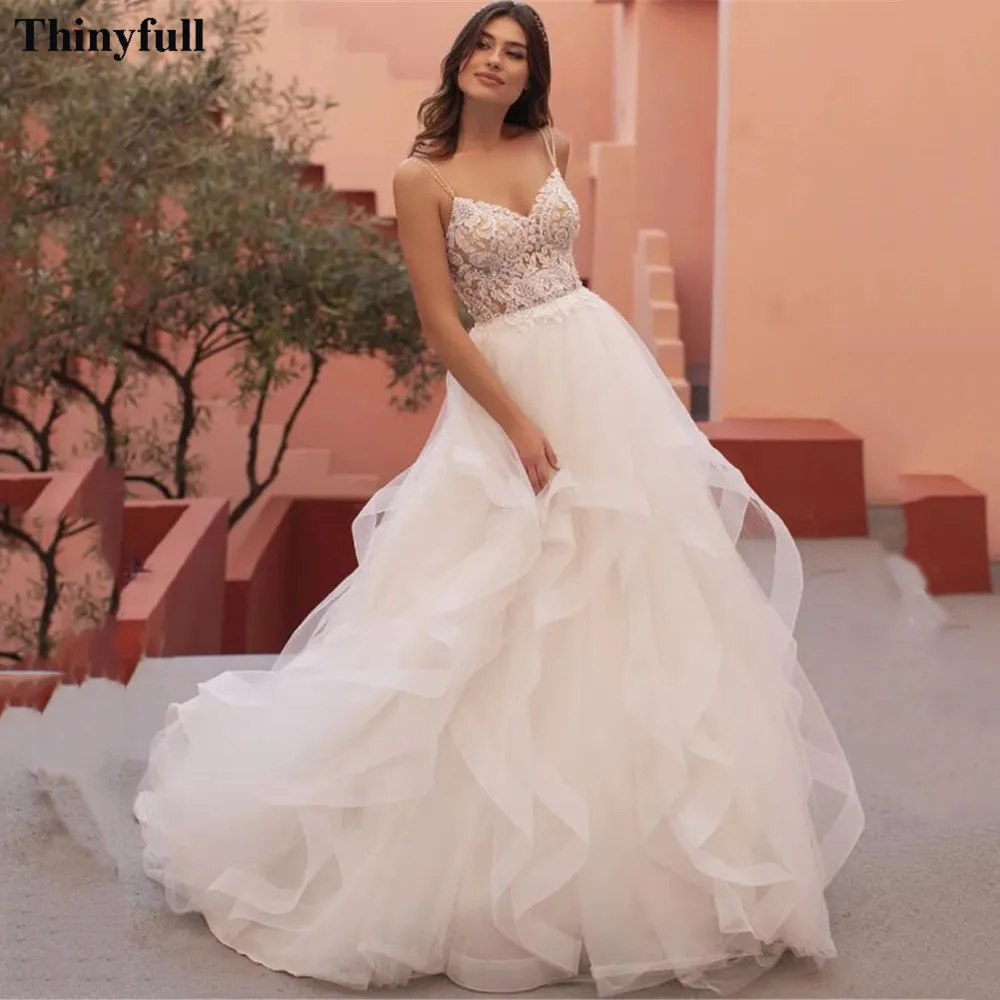 Thinyfull A Line Tiered Tulle Wedding Dresses Boho Appliques Lace Wedding Party Gowns Backless Princess Bridal Dress For Bride 
Thinyfull A Line Tiered Tulle Wedding Dresses Boho Appliques Lace Wedding Party Gowns Backless Princess Bridal Dress For Bride