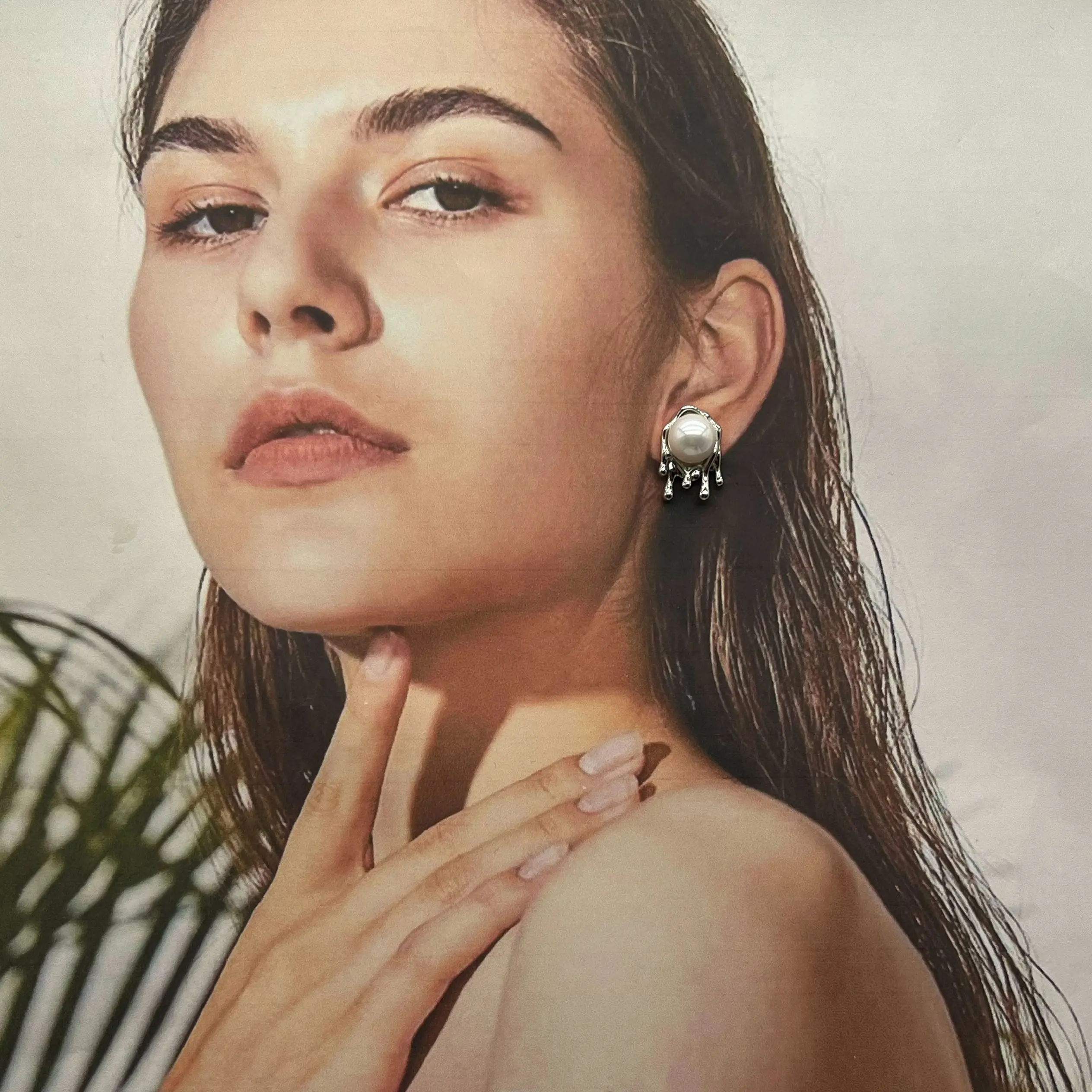 Imitation pearl earrings Women's geometric irregular studs Unusual earrings for women's birthday parties free shipping
Imitation pearl earrings Women's geometric irregular studs Unusual earrings for women's birthday parties free shipping