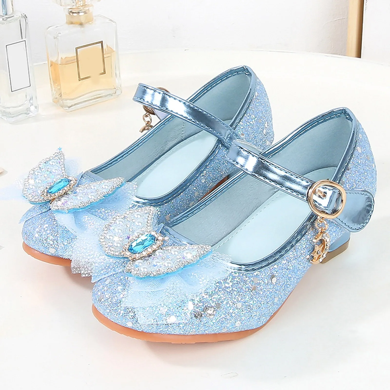 2024 New Summer Girls' Princess Shoes Water Diamond Bow Breathable Fashionable Lightweight Single Shoes Baby Leather Shoes
2024 New Summer Girls' Princess Shoes Water Diamond Bow Breathable Fashionable Lightweight Single Shoes Baby Leather Shoes