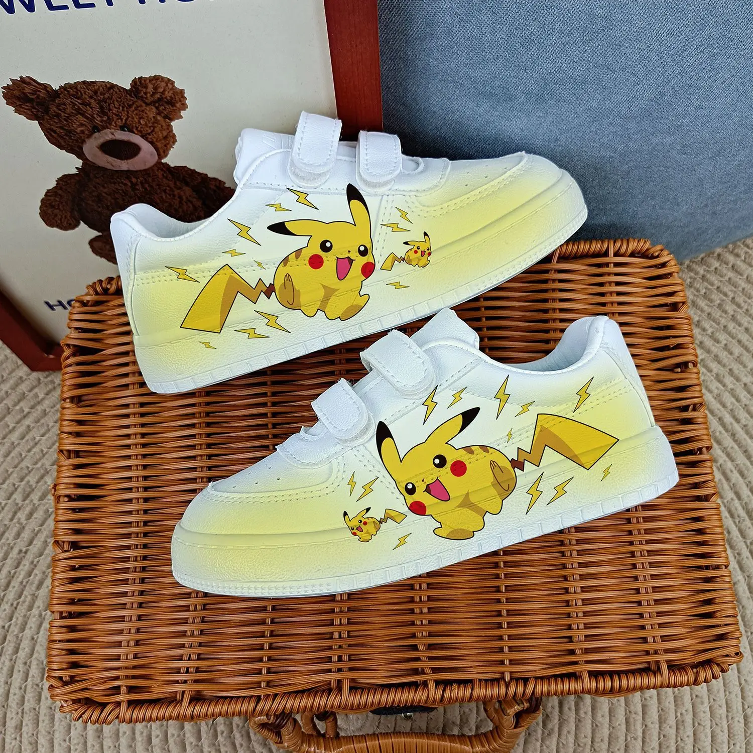 Детские кроссовки Pokemon интернет знаменитости супер мягкие Пикачу мультфильм мужчины и женщины студенты на липучке трендовая повседневная обувь
Детские кроссовки Pokemon интернет знаменитости супер мягкие Пикачу мультфильм мужчины и женщины студенты на липучке трендовая повседневная обувь