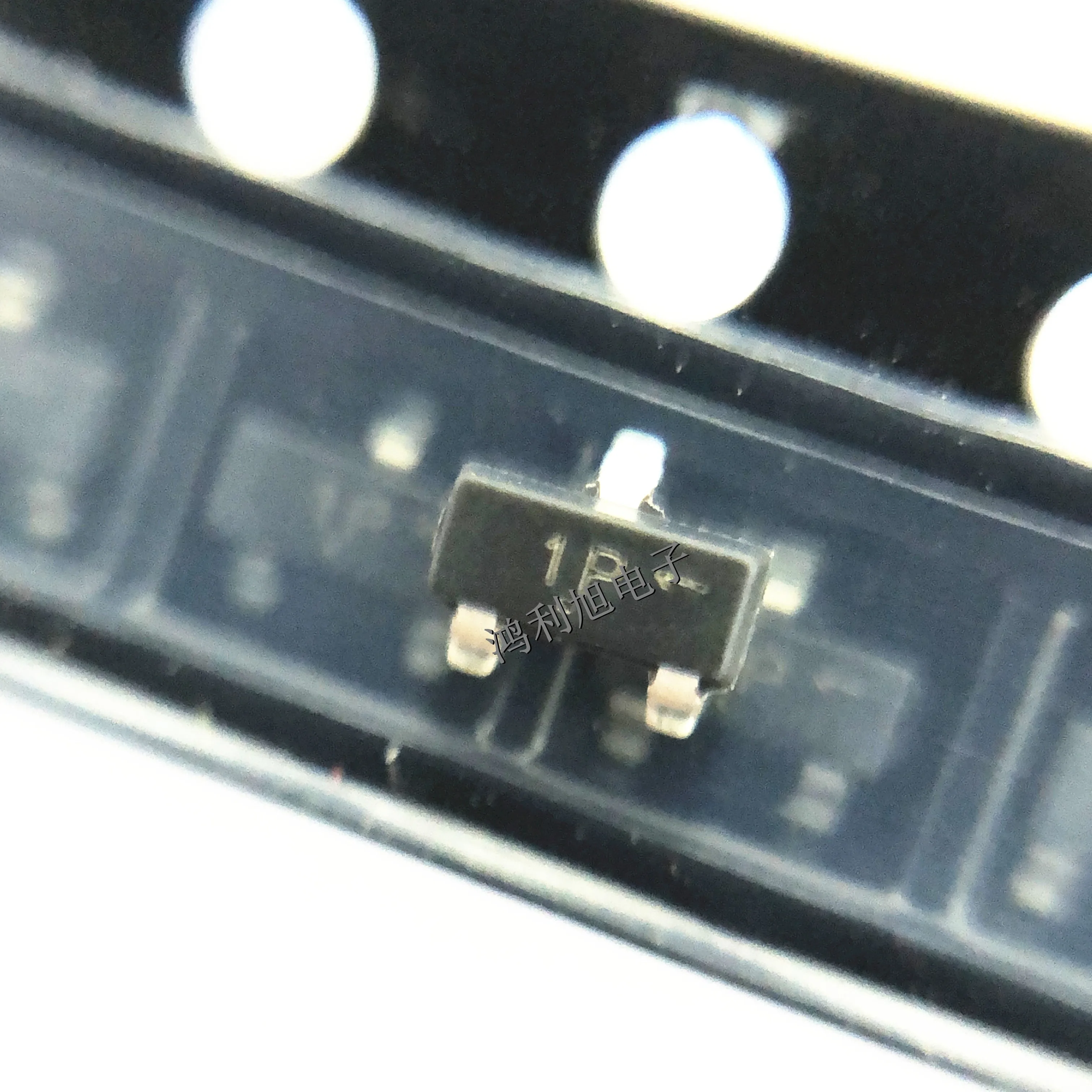 200 шт./партия, маркировка mmbt22alt1g SOT-23-3, 1P Trans GP BJT NPN 40 в 300 а 150 МВт, 3-контактная Рабочая температура:- 55 C -+ C
200 шт./партия, маркировка mmbt22alt1g SOT-23-3, 1P Trans GP BJT NPN 40 в 300 а 150 МВт, 3-контактная Рабочая температура:- 55 C -+ C