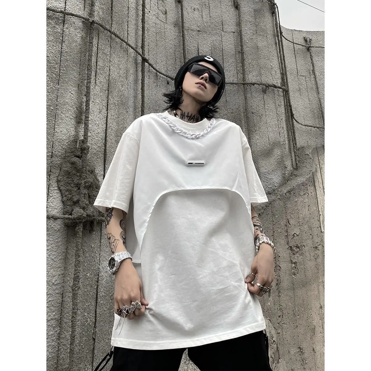 

Fake Two Piece Vest Round Neck Long Sleeve Men T Shirt 2024 New Summer Clothes Overiszed Casual Japanese Streetwear With Chain