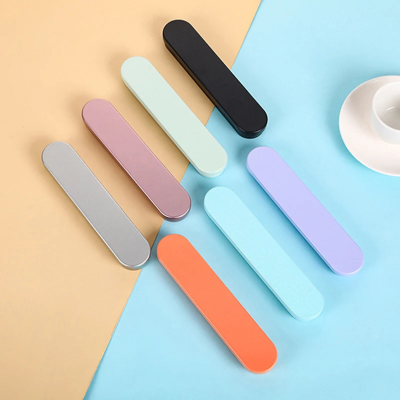 Металлический карандаш, искусственная школьная коробка для канцелярских принадлежностей, пустая коробка, держатели для ручек для детей, школьная Ручка, многофункциональные контейнеры для хранения ручек, коробка
Металлический карандаш, искусственная школьная коробка для канцелярских принадлежностей, пустая коробка, держатели для ручек для детей, школьная Ручка, многофункциональные контейнеры для хранения ручек, коробка