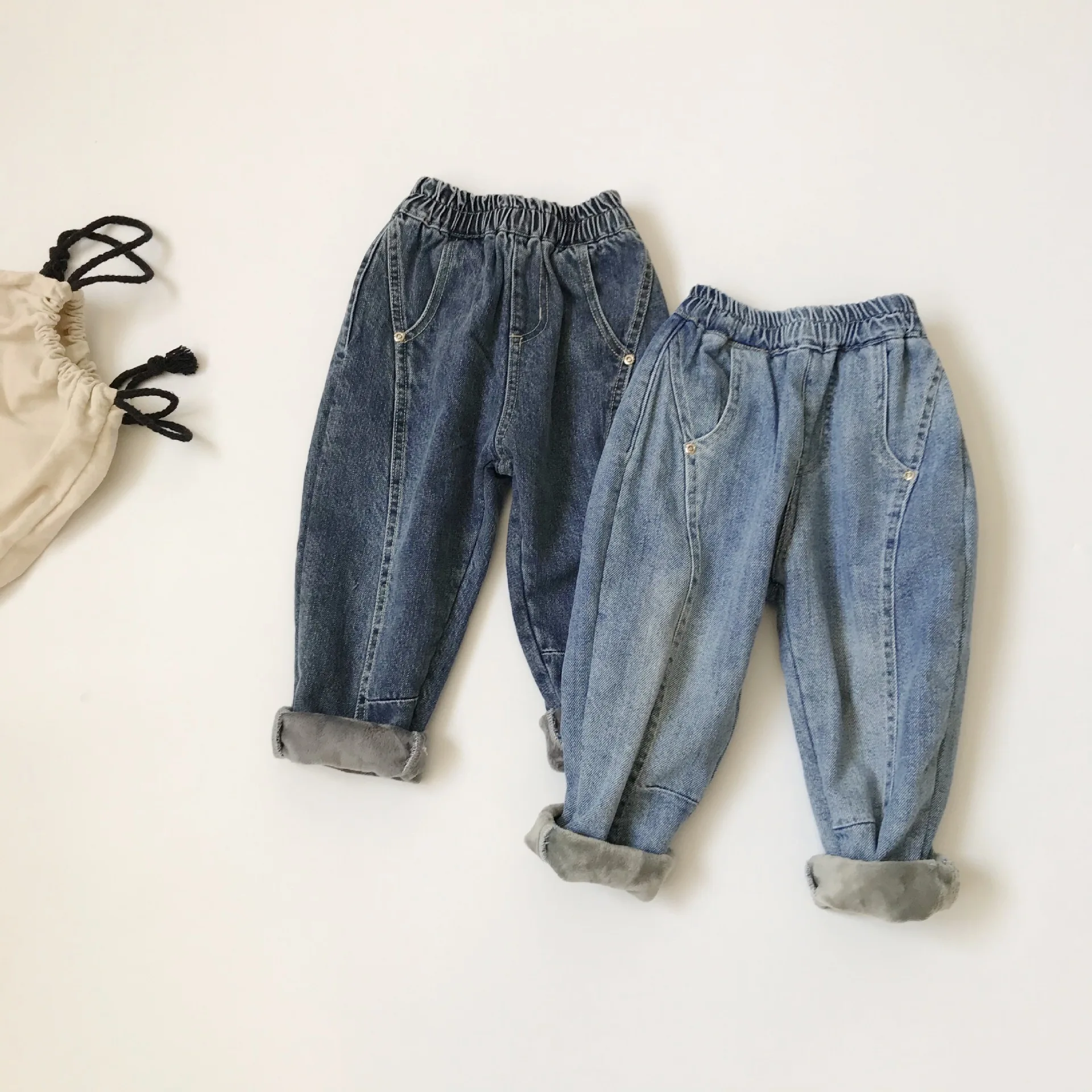 Children Casual Jeans Korean Style Winter Children Plush Thickened Cotton Denim Pants Warm Comfortable Pants for Boys Girls
Children Casual Jeans Korean Style Winter Children Plush Thickened Cotton Denim Pants Warm Comfortable Pants for Boys Girls