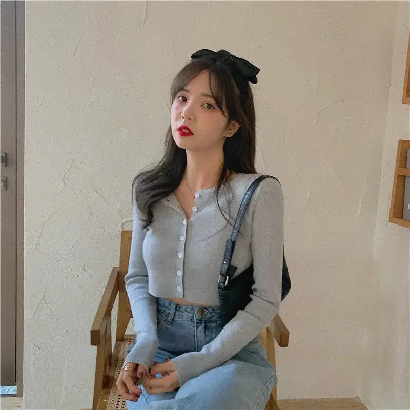 Woman Sweaters Cardigan Red V-neck Knitted Cardigan Women's Spring Slim-Fitting Style Short Jacket Woman Sweaters Cardigan Red V-neck Knitted Cardigan Women's Spring Slim-Fitting Style Short Jacket