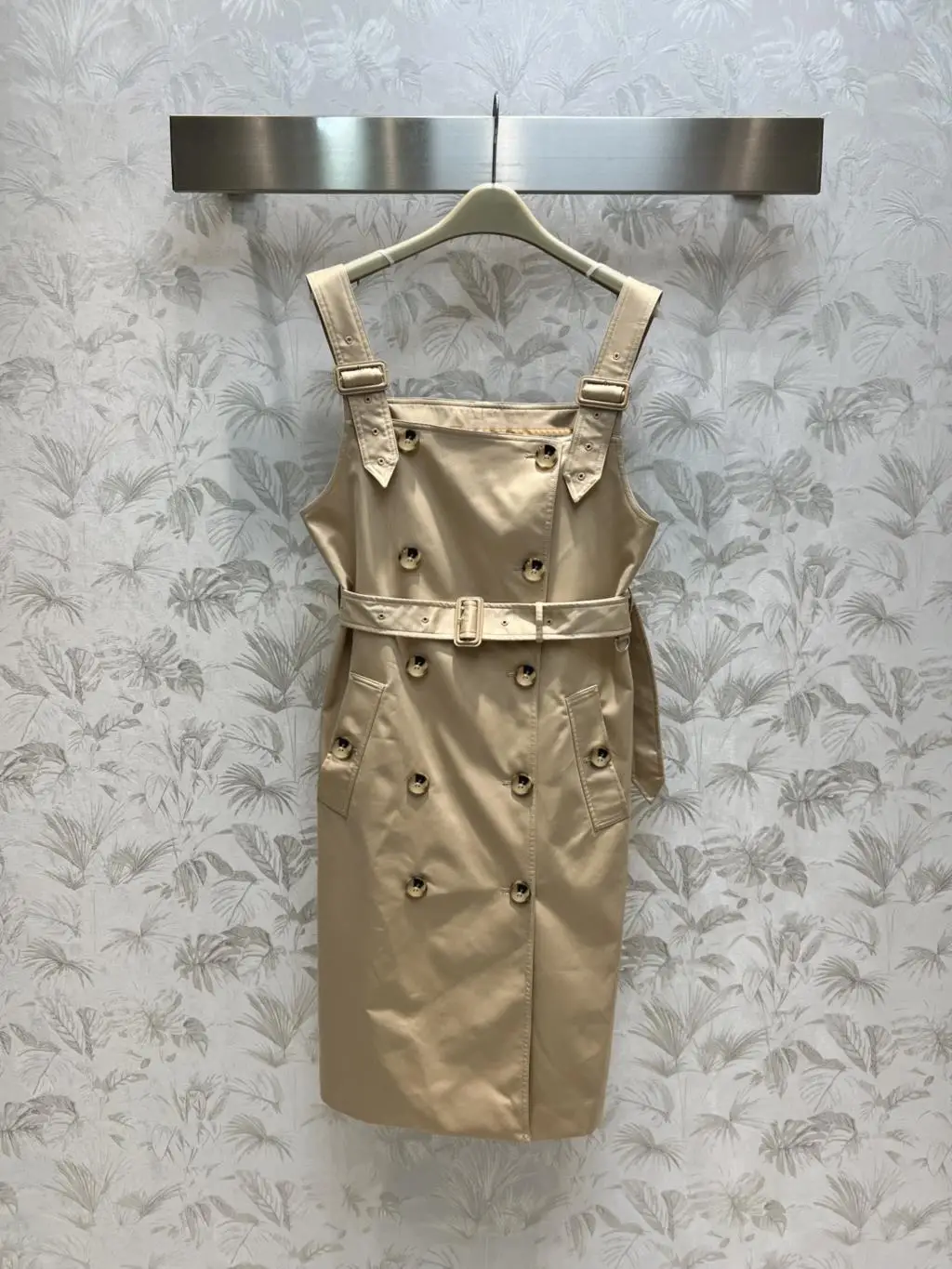 Dress, suspender design, high quality, fashion temperament, slim fit, casual and versatile 2023 summer women's new hot
Dress, suspender design, high quality, fashion temperament, slim fit, casual and versatile 2023 summer women's new hot