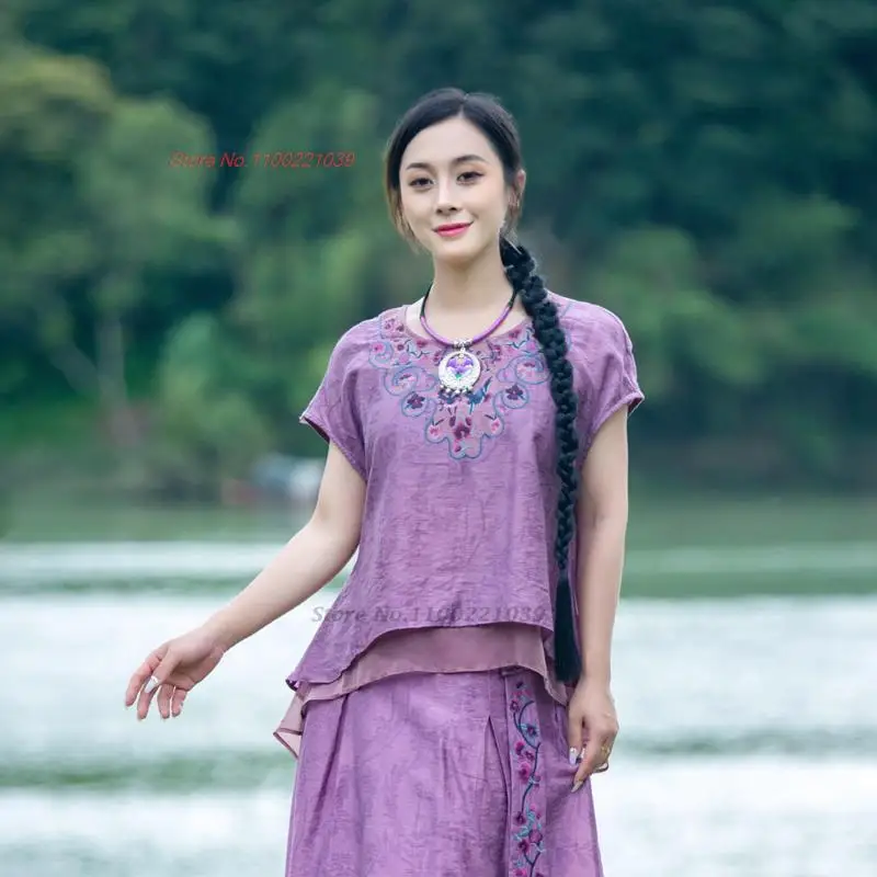 2024 chinese vintage blouse traditional flower embroidery loose blouse retro o-neck hanfu shirt oriental tang suit ethnic shirt
2024 chinese vintage blouse traditional flower embroidery loose blouse retro o-neck hanfu shirt oriental tang suit ethnic shirt