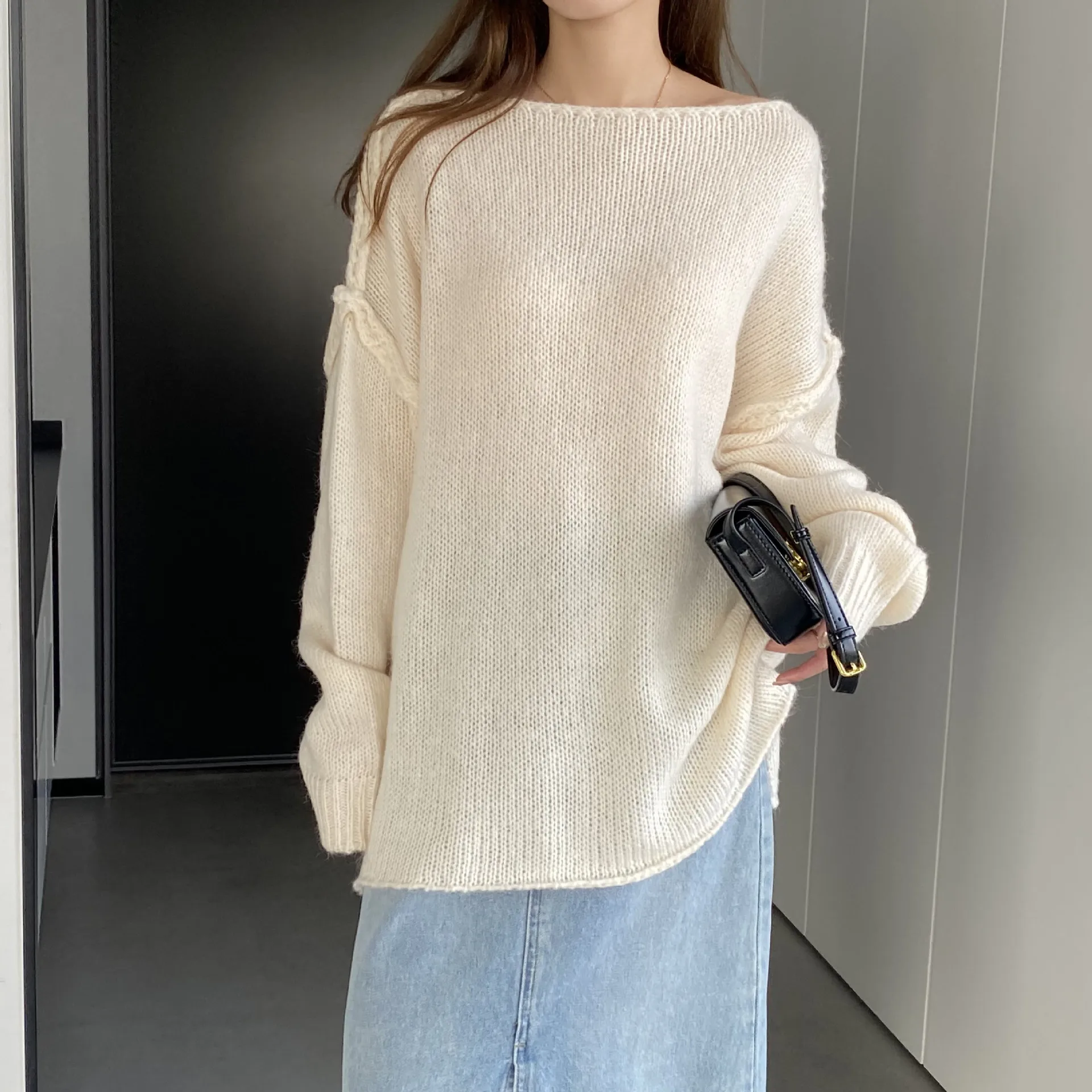 Jiazhi thick needle mohair gentle thick sweater autumn and winter loose temperament long-sleeved women's dress
Jiazhi thick needle mohair gentle thick sweater autumn and winter loose temperament long-sleeved women's dress