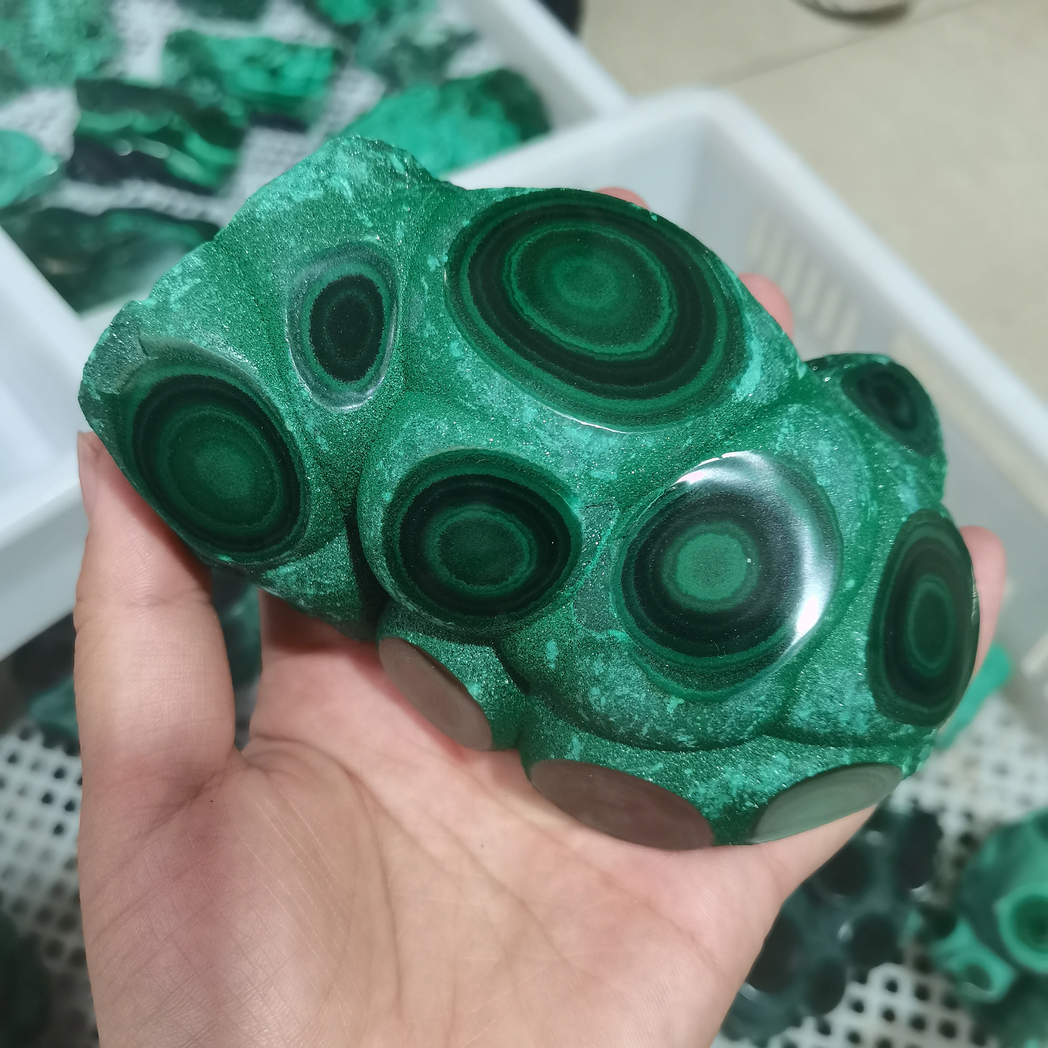 Rare's finest Malachite cat's eye Natural Malachite Crystal Mineral Specimen Polished Quartz Rock Home Decoration Gift Energy
Rare's finest Malachite cat's eye Natural Malachite Crystal Mineral Specimen Polished Quartz Rock Home Decoration Gift Energy