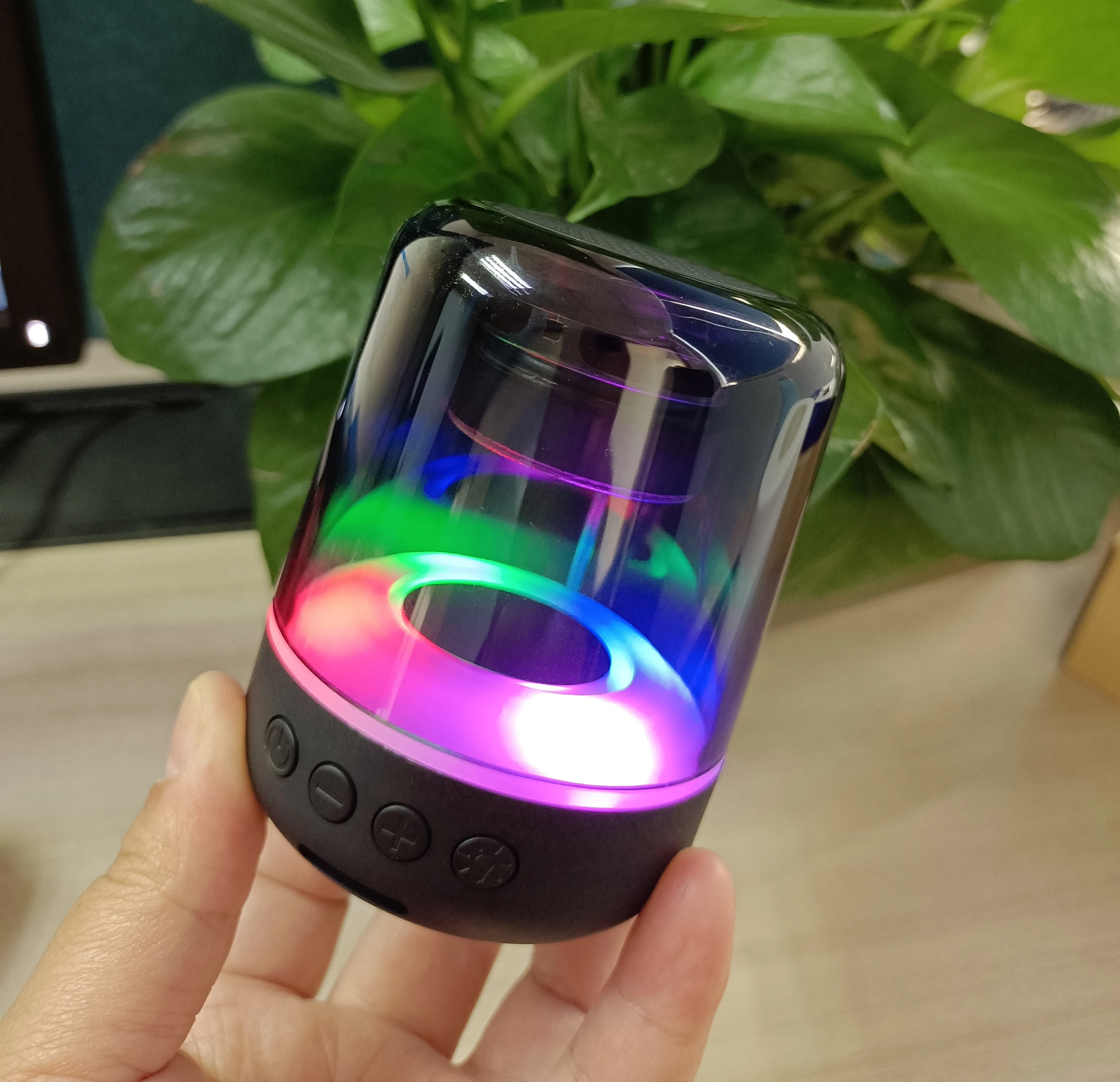 Top 2023 Sell Mini Wireless Bluetooth Speaker Portable Outdoor Bluetooth Speaker With LED night Lighting Free shipping
Top 2023 Sell Mini Wireless Bluetooth Speaker Portable Outdoor Bluetooth Speaker With LED night Lighting Free shipping