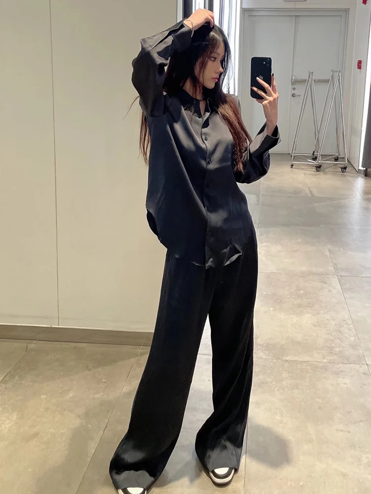 BBWM 2022 Ladies Fashion Casual Shirt Suit Black Silk Textured Loose Top + Mid Waist Wide Leg Pants
BBWM 2022 Ladies Fashion Casual Shirt Suit Black Silk Textured Loose Top + Mid Waist Wide Leg Pants
