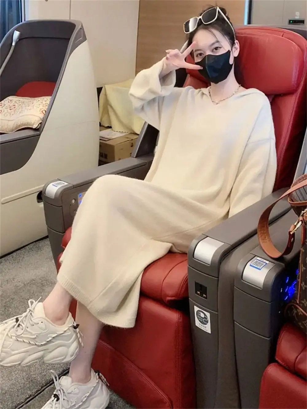 2023 Women‘s Knee-Length Dress Hooded Warm Knitting Vestidos Long Sleeve Casual Sports Dresses for Female Spring Autumn U80
2023 Women‘s Knee-Length Dress Hooded Warm Knitting Vestidos Long Sleeve Casual Sports Dresses for Female Spring Autumn U80