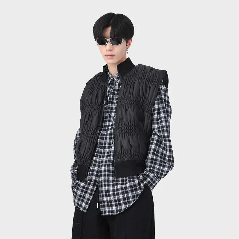 Men's Fashion Simple Personality Cotton Vest Stand Collar Warm Pleated Vest High Street Pure Color Classic All Match Couple Vest
Men's Fashion Simple Personality Cotton Vest Stand Collar Warm Pleated Vest High Street Pure Color Classic All Match Couple Vest