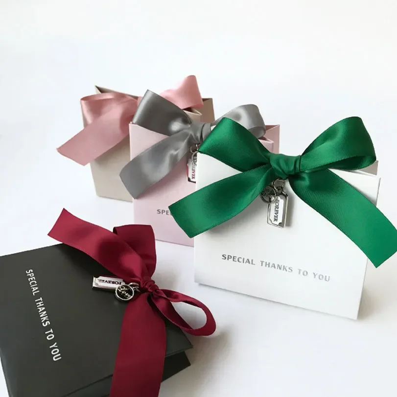 New Creative Mini High-quality Gift Bag Box for Party Baby Shower Paper Chocolate Boxes Package/Wedding Favours Candy Boxes
New Creative Mini High-quality Gift Bag Box for Party Baby Shower Paper Chocolate Boxes Package/Wedding Favours Candy Boxes