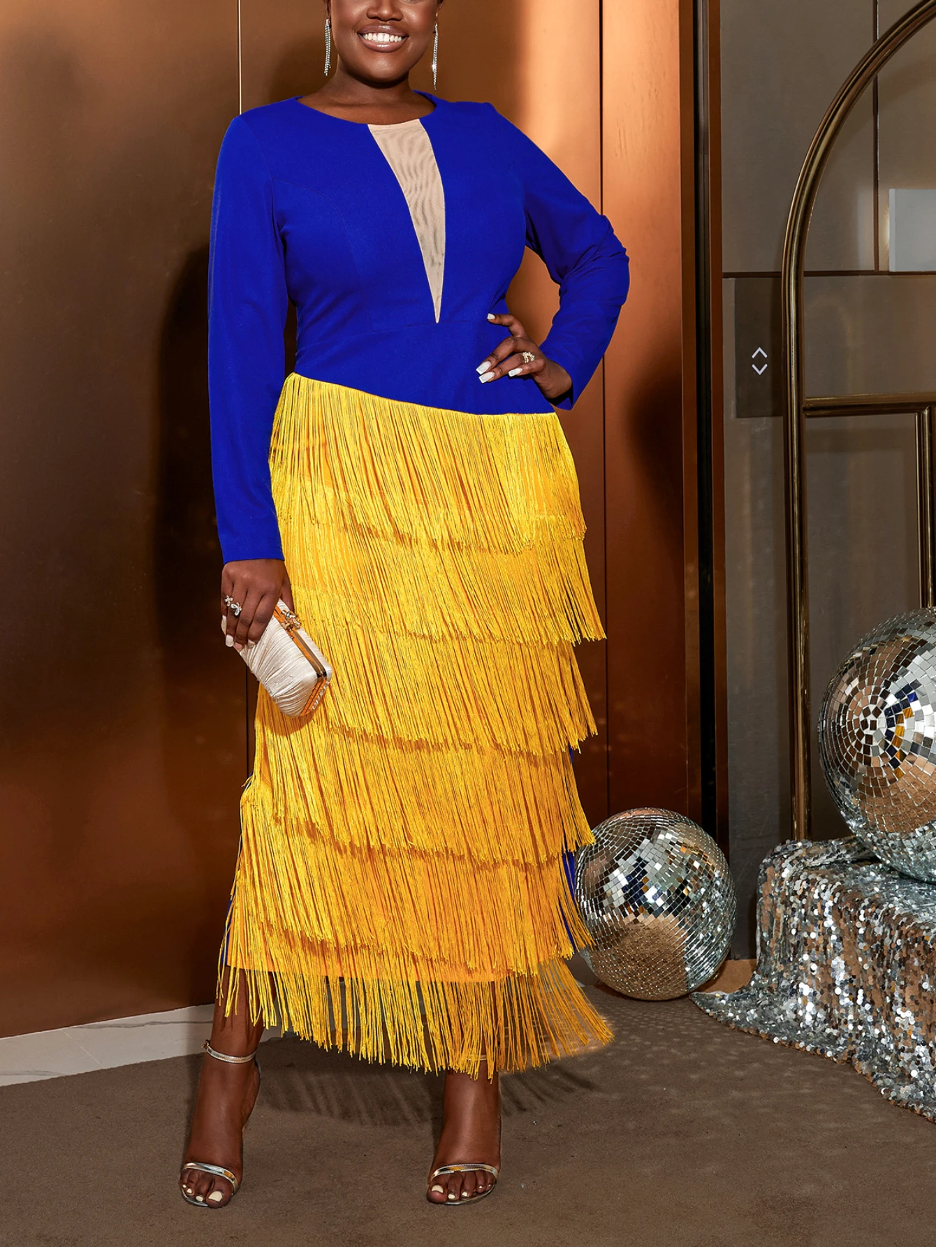 Tassel Dresses For Women 2024 Patchwork Mesh See Through Long Sleeve Party Robe Bodycon Prom Occasion Gowns New In Big Size 4XL
Tassel Dresses For Women 2024 Patchwork Mesh See Through Long Sleeve Party Robe Bodycon Prom Occasion Gowns New In Big Size 4XL