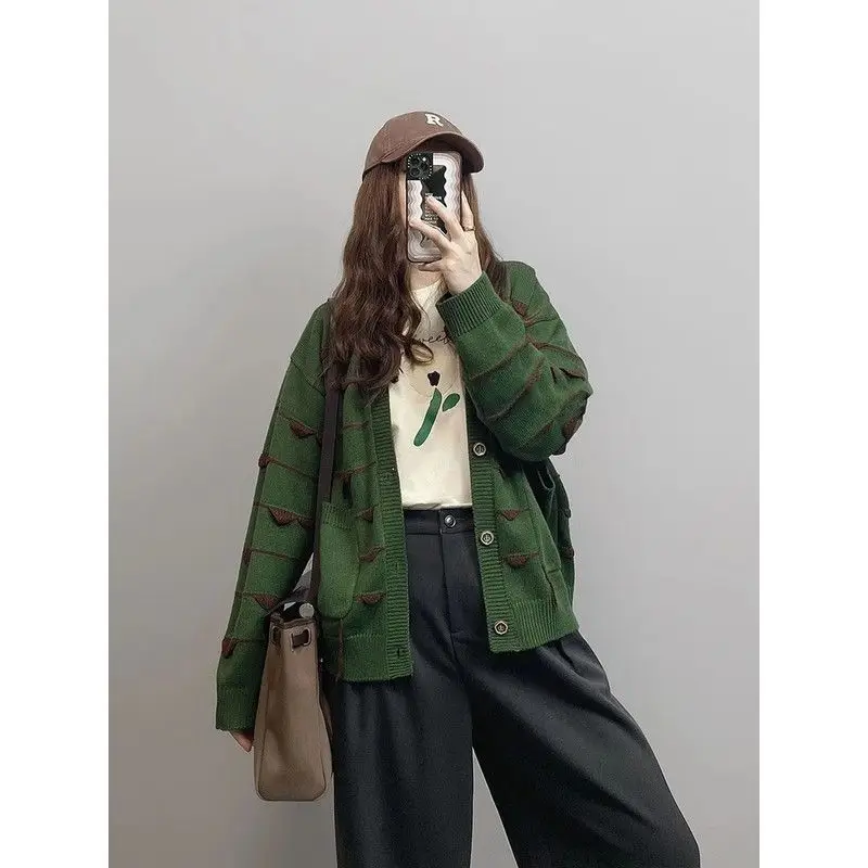 Cardigan Sweater Autumn Women 2023 Casual Small and Advanced Style Striped V Neck Long Sleeve Sweater Cardigan Female Tops
Cardigan Sweater Autumn Women 2023 Casual Small and Advanced Style Striped V Neck Long Sleeve Sweater Cardigan Female Tops