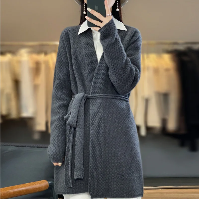 2023 Autumn/Winter New Pure Wool Thickened Honeycomb Long Cardigan Belt Versatile Fashionable and Minimalist Mid length Dress 
2023 Autumn/Winter New Pure Wool Thickened Honeycomb Long Cardigan Belt Versatile Fashionable and Minimalist Mid length Dress