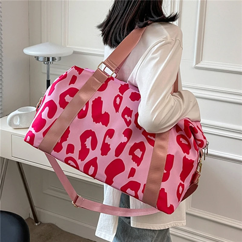 Fashionable 2023 New Travel Bag Duffle Bag Women Leopard Big Oxford Bag Tote Handbags Fitness Gym Bag Ladies Weekend Pink Bag
Fashionable 2023 New Travel Bag Duffle Bag Women Leopard Big Oxford Bag Tote Handbags Fitness Gym Bag Ladies Weekend Pink Bag